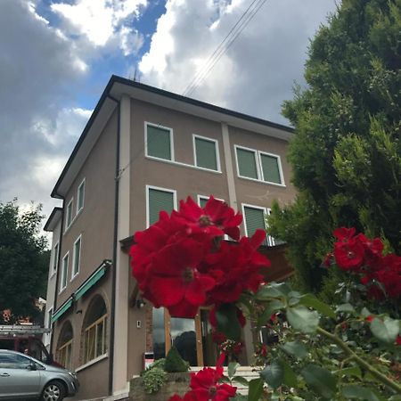 Carla Failela Hotell Valli del Pasubio Exteriör bild